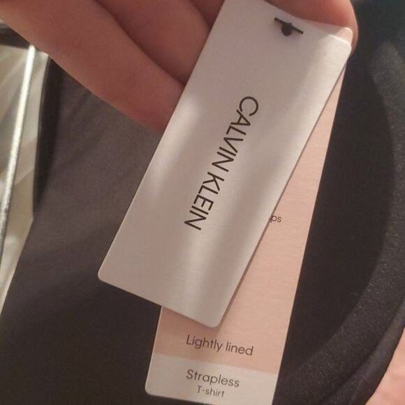 CK Lightly Lined Strapless Convertible BrA - Picture 4 of 9